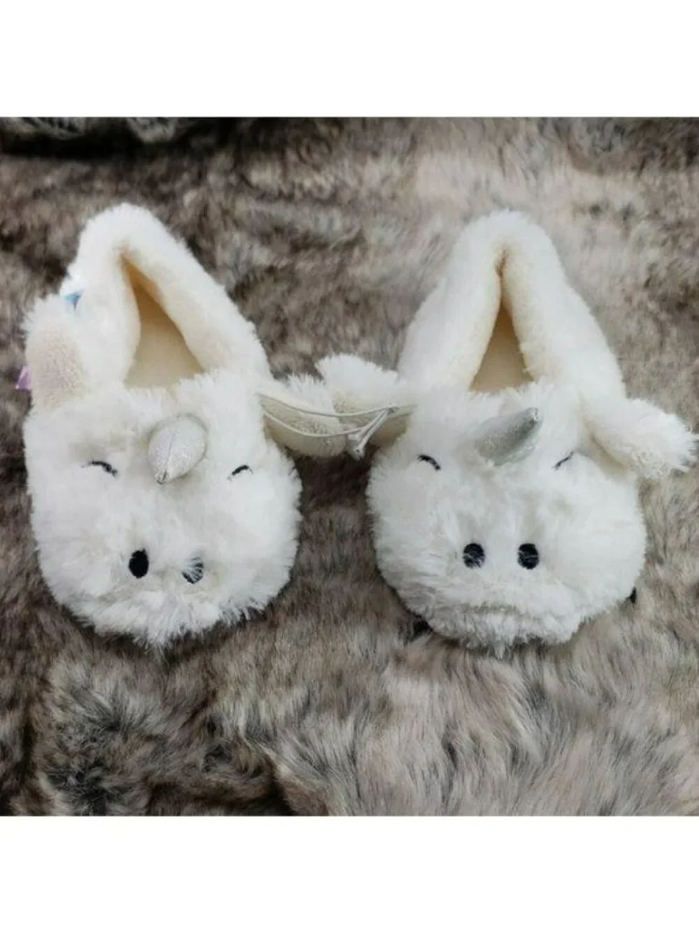Love At First Sight Unicorn Girls Slippers 4-5T Plush Furry White With Sparkly H